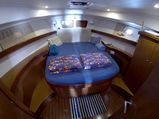 Beneteau Trawler 42