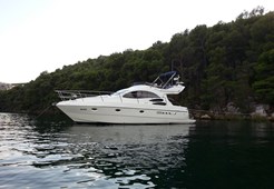 M Azimut 39 for charter in Punat, Krk