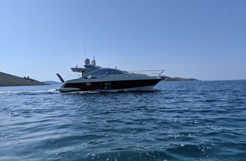 M Azimut 43 S Charter Primosten
