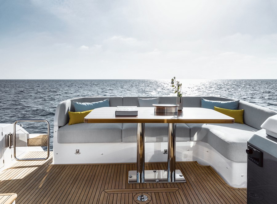 Azimut 53 Fly - White