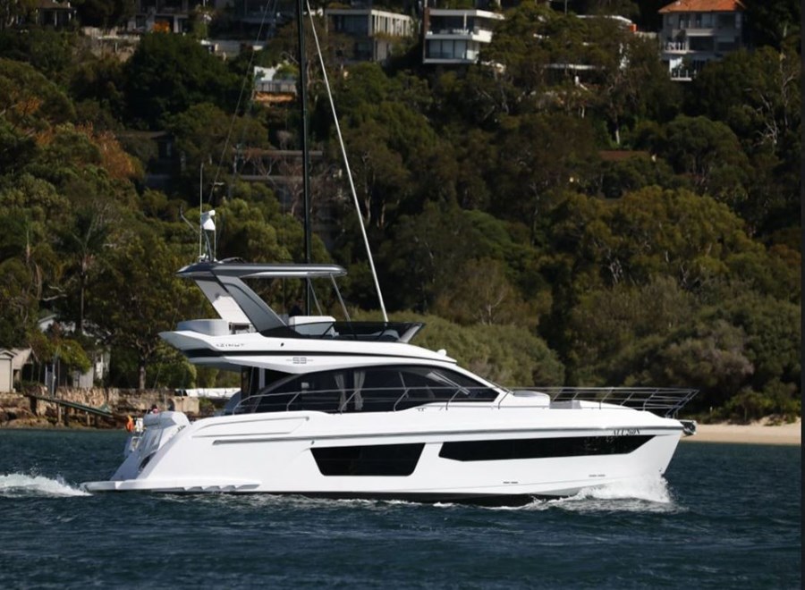 Azimut 53 Fly - White
