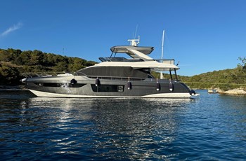 L Azimut 68 Flybridge - Pangea Pronájem Podstrana