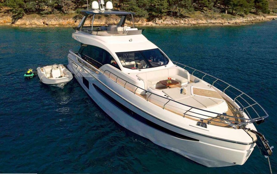 Azimut 78 Fly - OMR Group