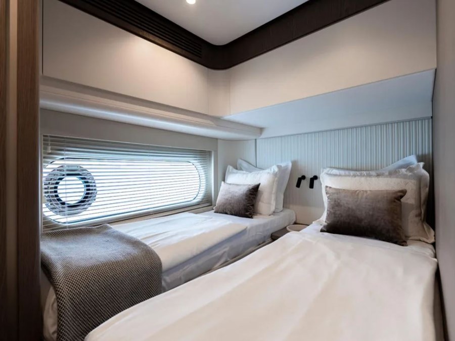 Azimut Magellano 60 Fly