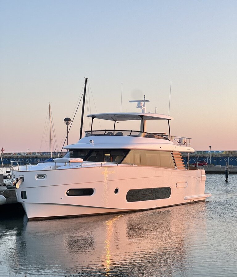 Azimut Magellano 66