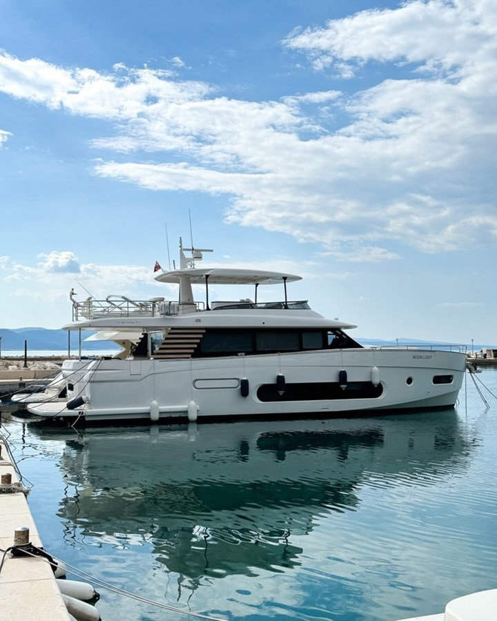 Azimut Magellano 66
