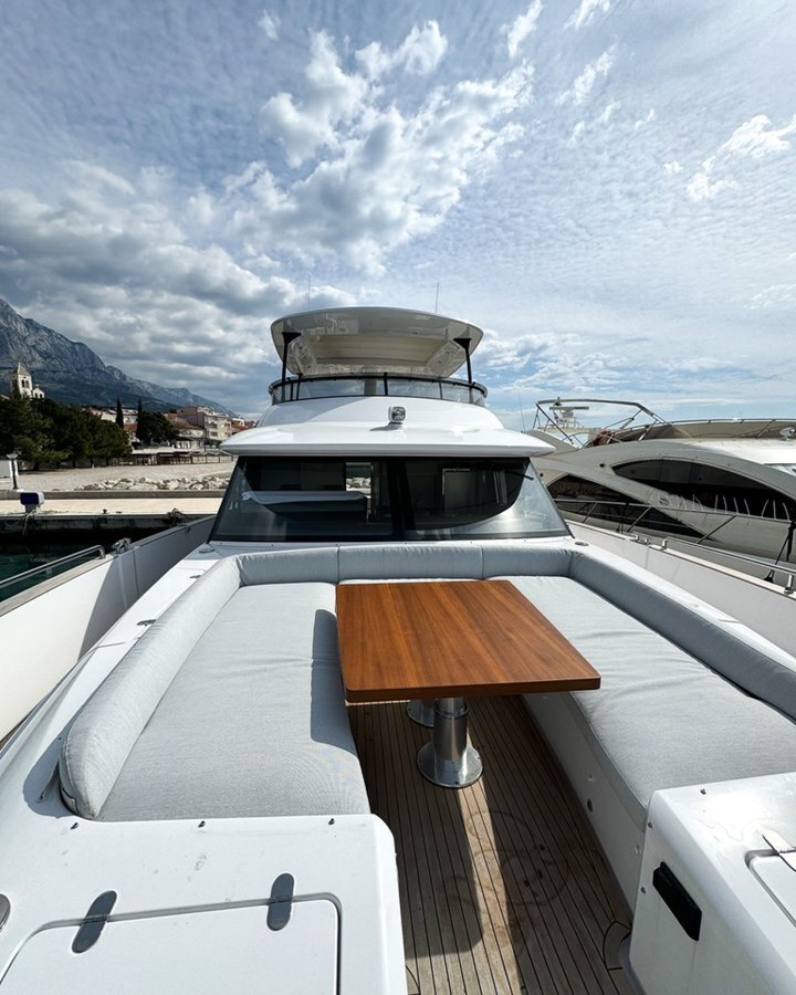 Azimut Magellano 66