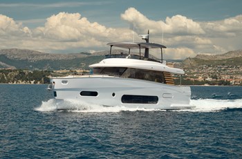 L Azimut Magellano 66 - Princess M Pronájem Podstrana