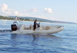 R BSC 65 for charter in Medulin