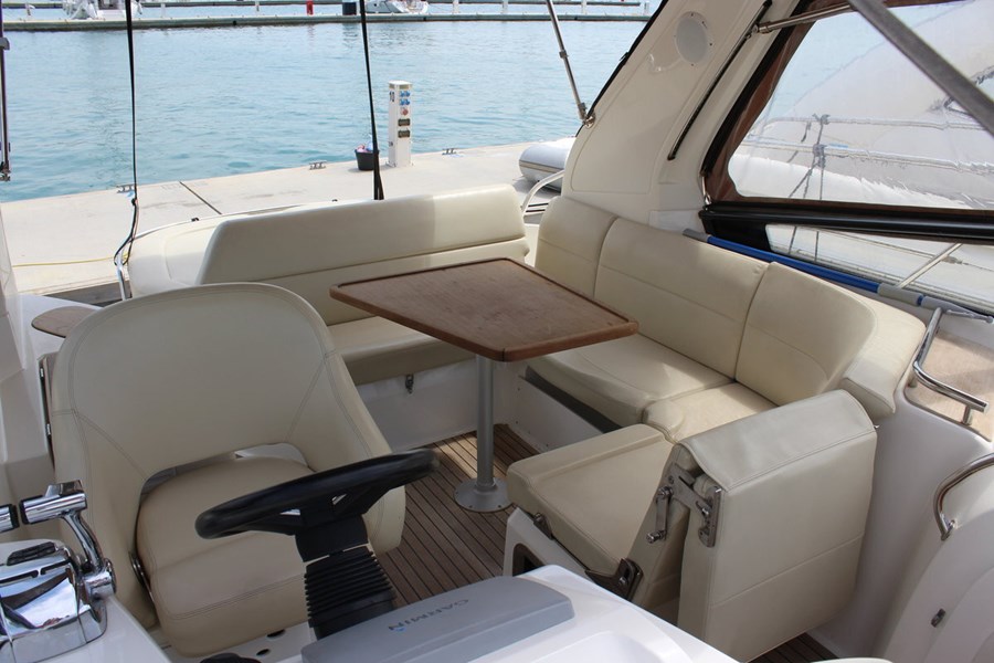 Bavaria 32 Sport - Motor yachts for charter in Croatia