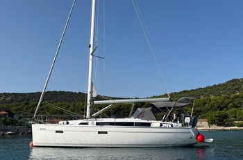B Bavaria Cruiser 37 Style Alquiler Zadar