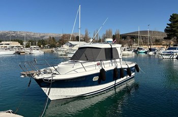 V Beneteau Antares 760 Bateau a vendre 