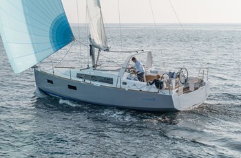 B Beneteau Oceanis 38 Noleggio Sibenik