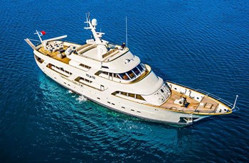 B Benetti 35 M  Affrètement Trogir