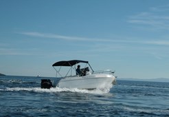 M Blueline Blumax 640 for charter in Hvar