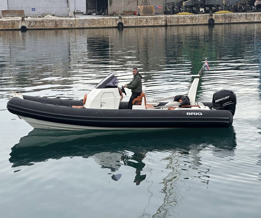 Brig EAGLE 8 hypalon