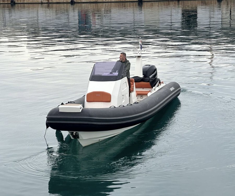 Brig EAGLE 8 hypalon