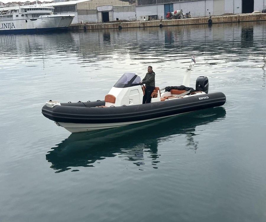 Brig EAGLE 8 hypalon