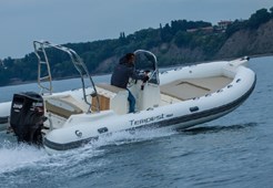 R Capelli 650 for charter in Zadar
