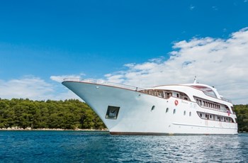 Н Custom Futura Посреднические услуги Split