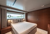 Custom Line Navetta 33