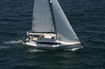 Ł Delphia 31 Czarter Drage