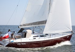 S Delphia 40.2 for charter in Sibenik