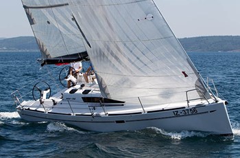 Ł Elan 350 3cab Czarter Biograd