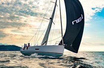 B Elan E5 Noleggio Primosten