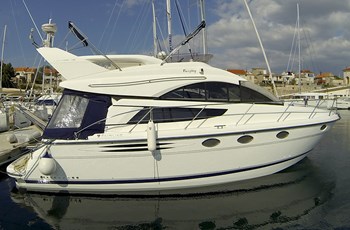 M Fairline Phantom 40 Charter Primosten
