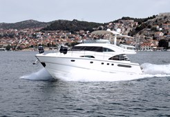 M Fairline Squadron 58 for charter in Sukosan