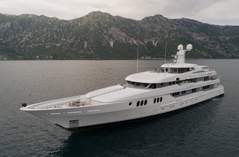 L Feadship 65M Vuokraus Tivat