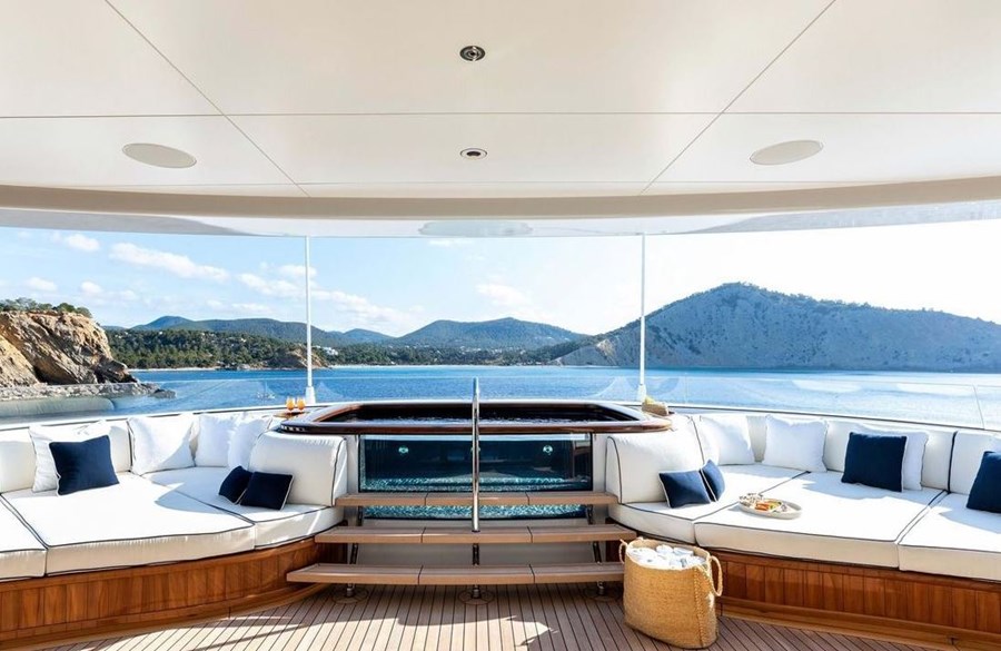 Feadship 96