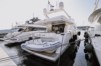 V Ferretti 731 Yachts Bateau a vendre 