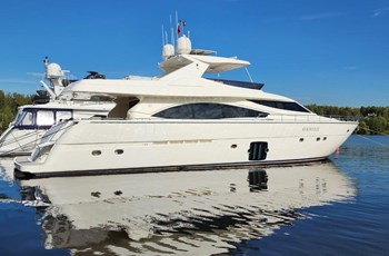 L Ferretti 830 Charter Split