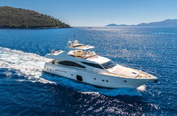 L Ferretti 830 Cipriana Pronájem Split