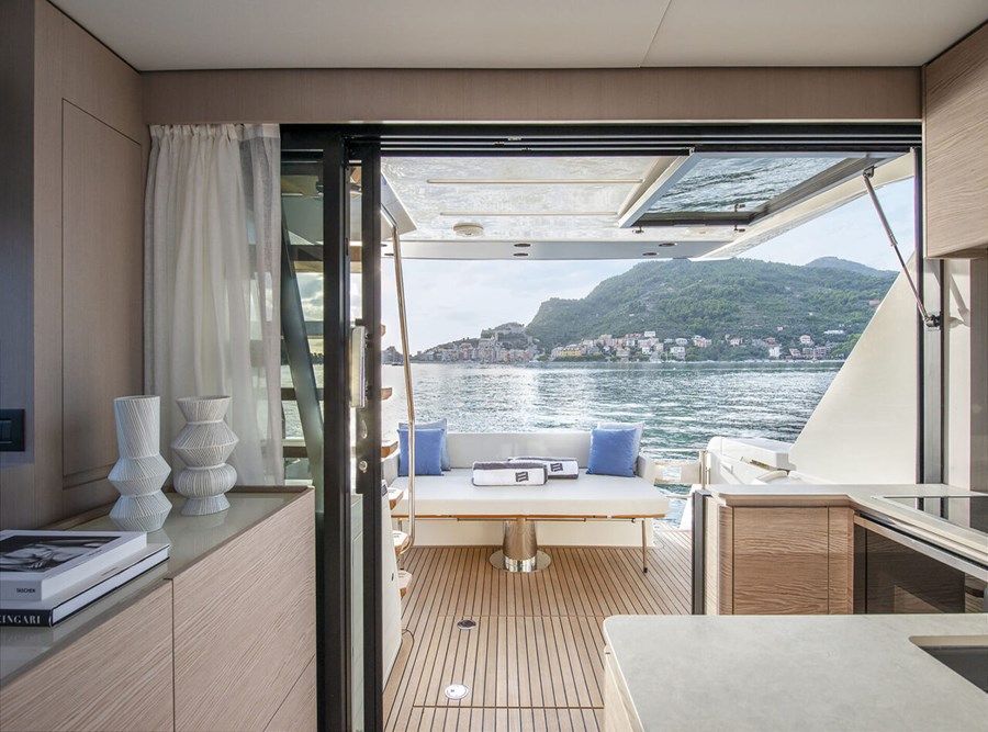 Ferretti Yacht 500 Fly
