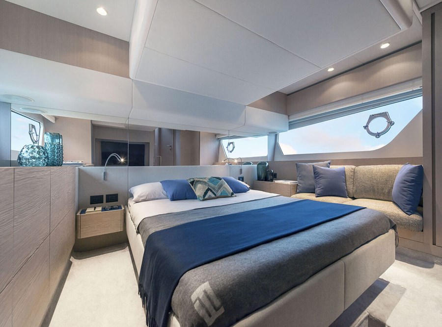 Ferretti Yacht 500 Fly