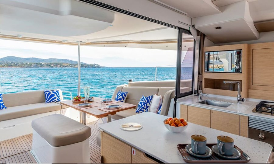 Fountaine Pajot 44