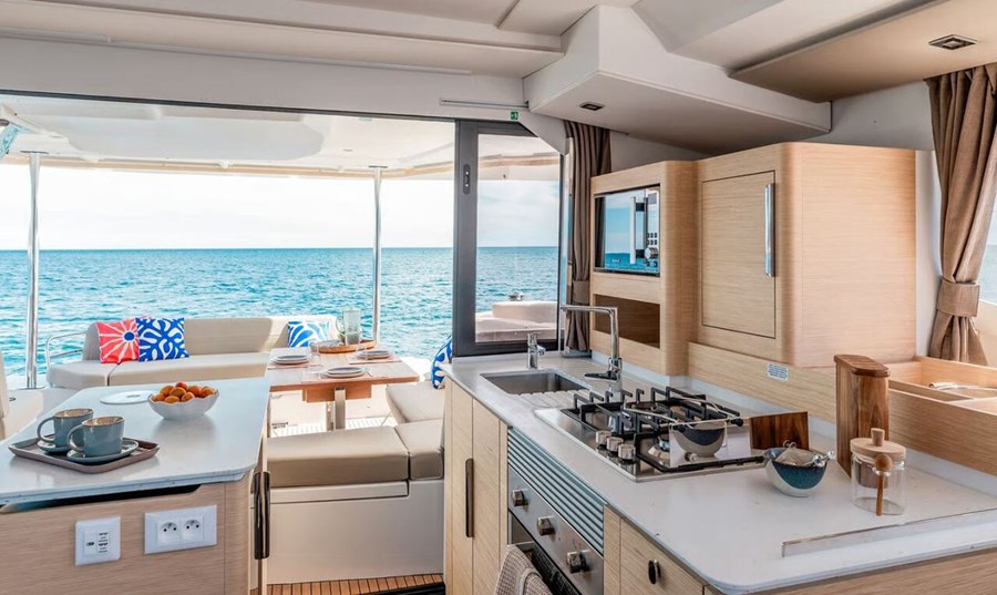 Fountaine Pajot 44
