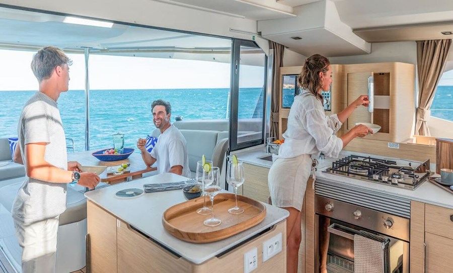 Fountaine Pajot 44
