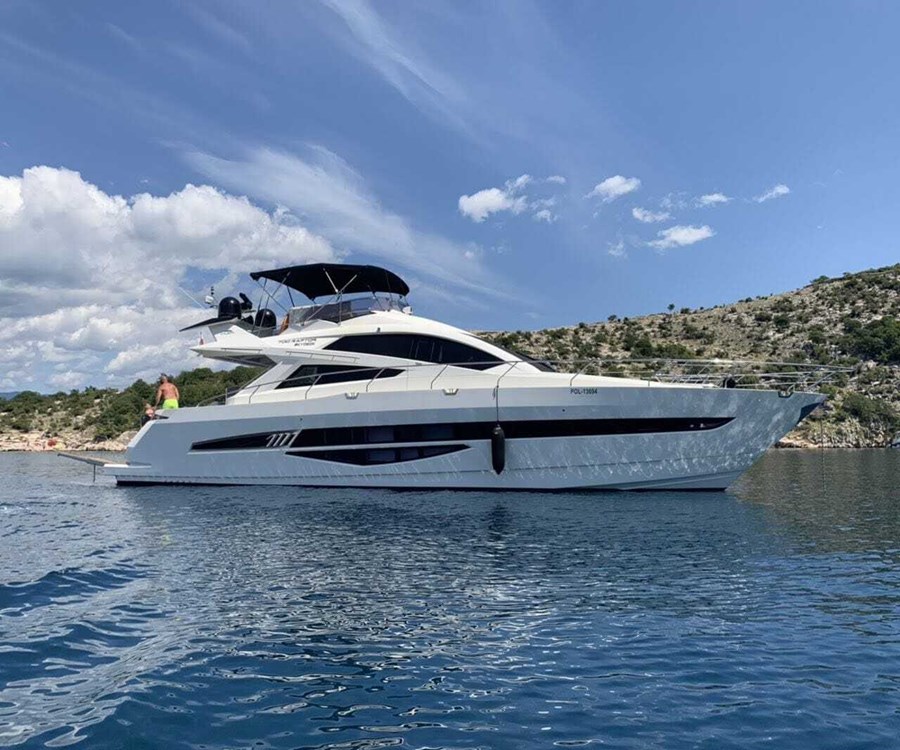 Galeon 700 Skydeck