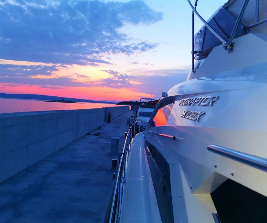 Galeon 700 Skydeck