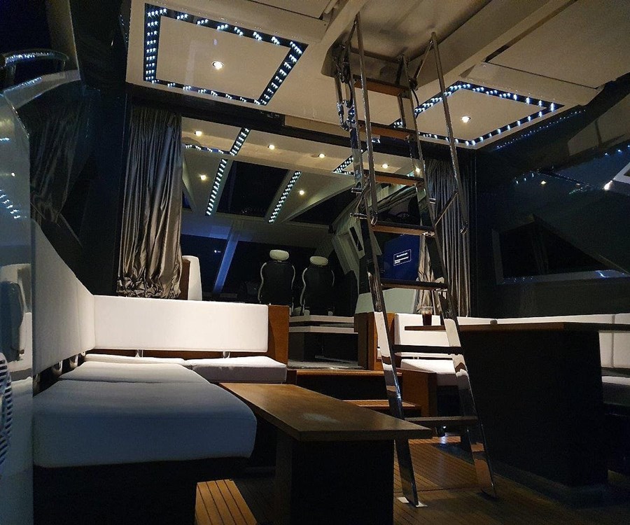 Galeon 700 Skydeck