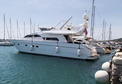 M Gianetti 68 Fly for charter in Seget Donji