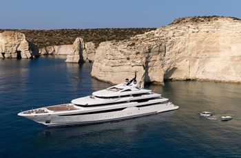 B Golden Yachts 95M  Affrètement Split