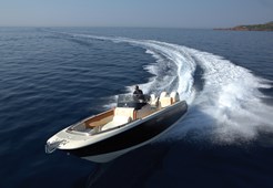 M Invictus 270 FX for charter in Seget Donji