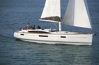 S Jeanneau 53 (6 cab.) Charter Biograd