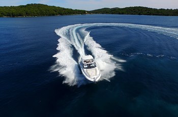 M Jeanneau Leader 36 Prenájom Bez Posádky Pula