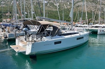 S Jeanneau Sun Odyssey 410 Brokerage